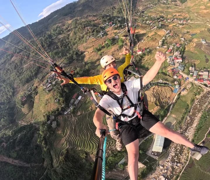 Paragliding over the Muong Hoa valley